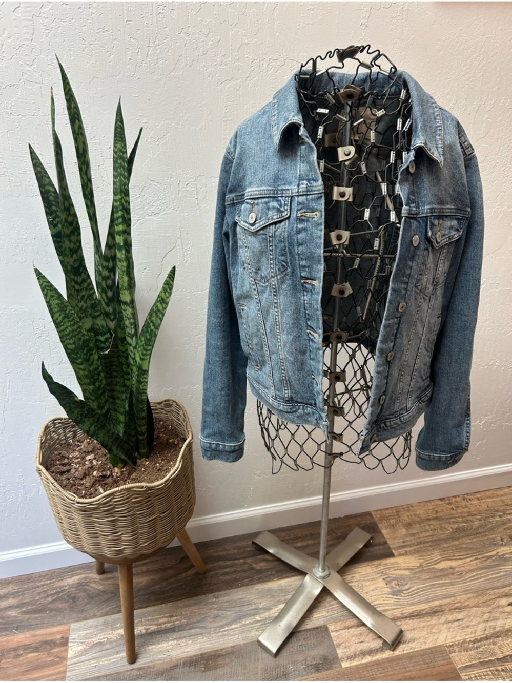 Lucky Brand Medium Wash Blue Denim Jacket with Logo Patch‎
